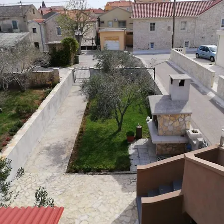 Apartments Zvonimir *